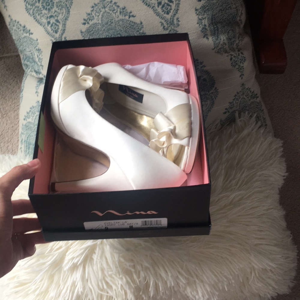 White Pearl Color Heels - Picture 8 of 8